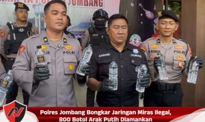 Polres Jombang Bongkar Jaringan Miras Ilegal, 800 Botol Arak Putih Diamankan Polres Jombang Bongkar Jaringan Miras Ilegal, 800 Botol Arak Putih Diamankan